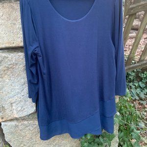 Vince Camuto navy blue top